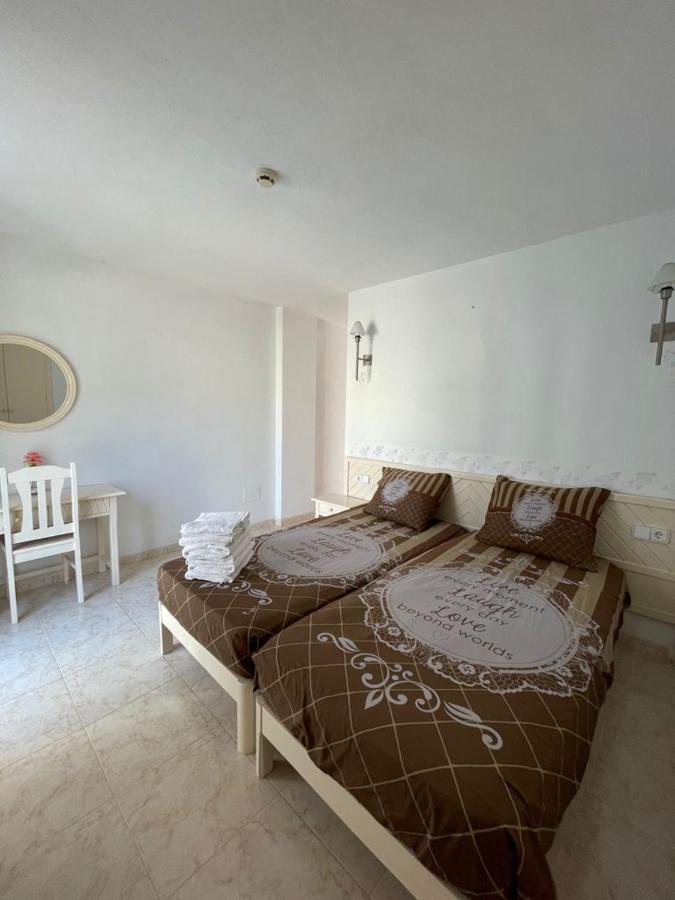 Apartamentos Torres Cardona กาลายองกา ภายนอก รูปภาพ